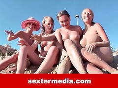 TitsCult presents: Sexy spiele mit anna auf malle - deutsch