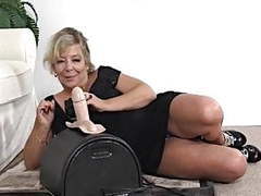 TitsCult presents: Mature tries it first time