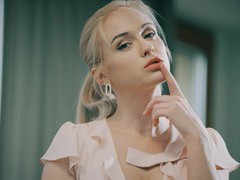 TitsCult presents: Vinna reed enjoys while giving her boyfriend a blowjob - hd