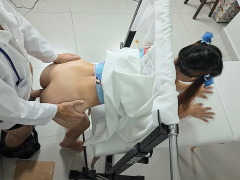 TitsCult presents: Gynecologist loses cell phone that contained videos of his patients!